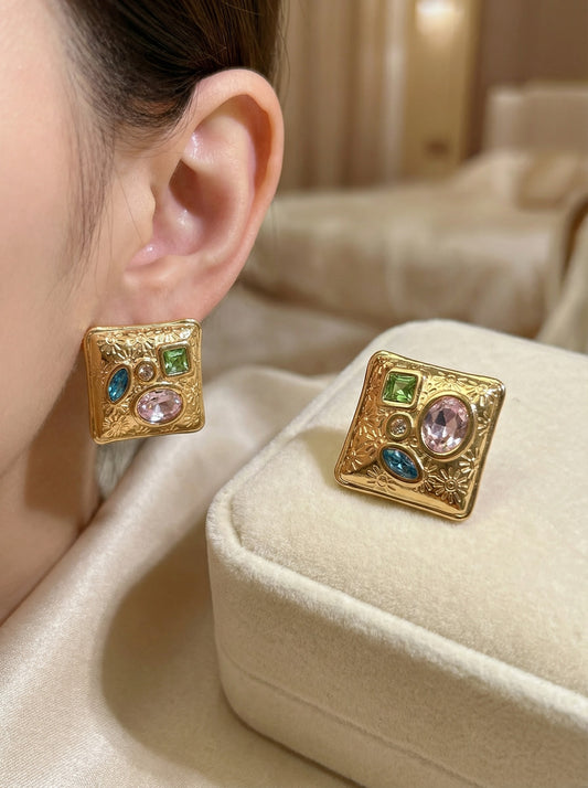 Jade – Ohrringe im modernen Stil